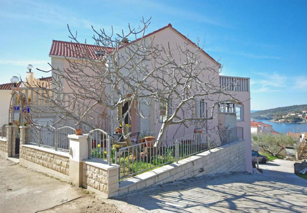 Apartments Villa Rose Sumartin Buitenkant foto