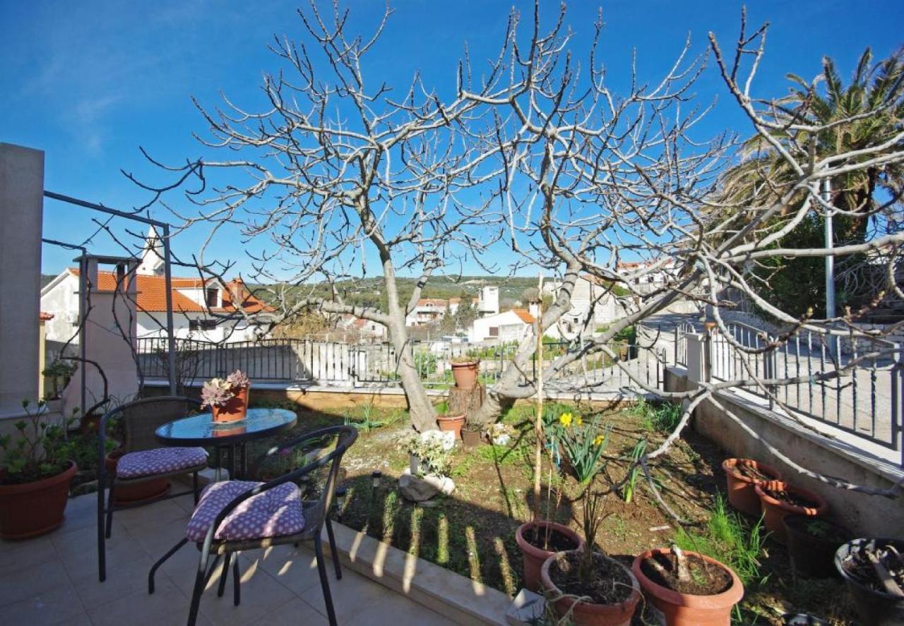 Apartments Villa Rose Sumartin Buitenkant foto