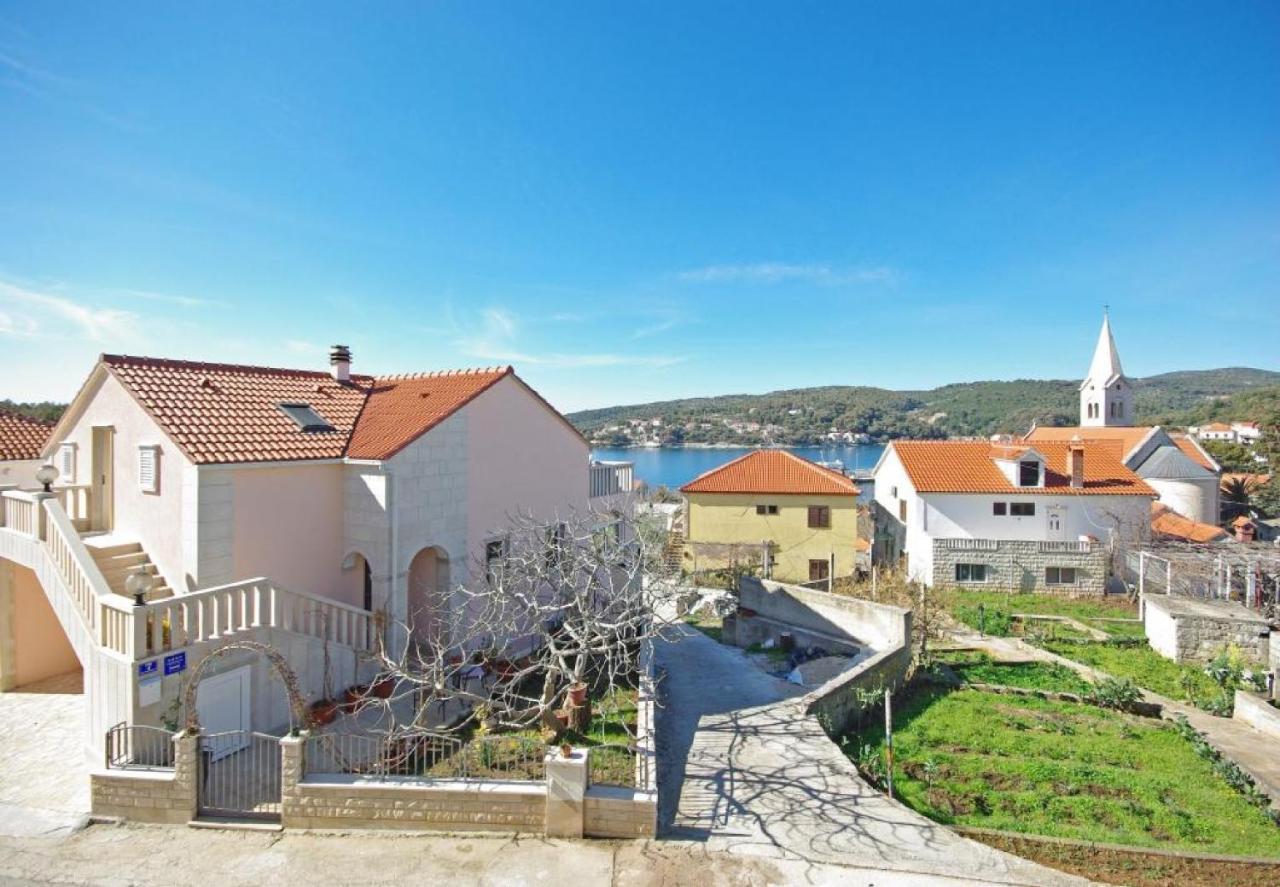 Apartments Villa Rose Sumartin Buitenkant foto