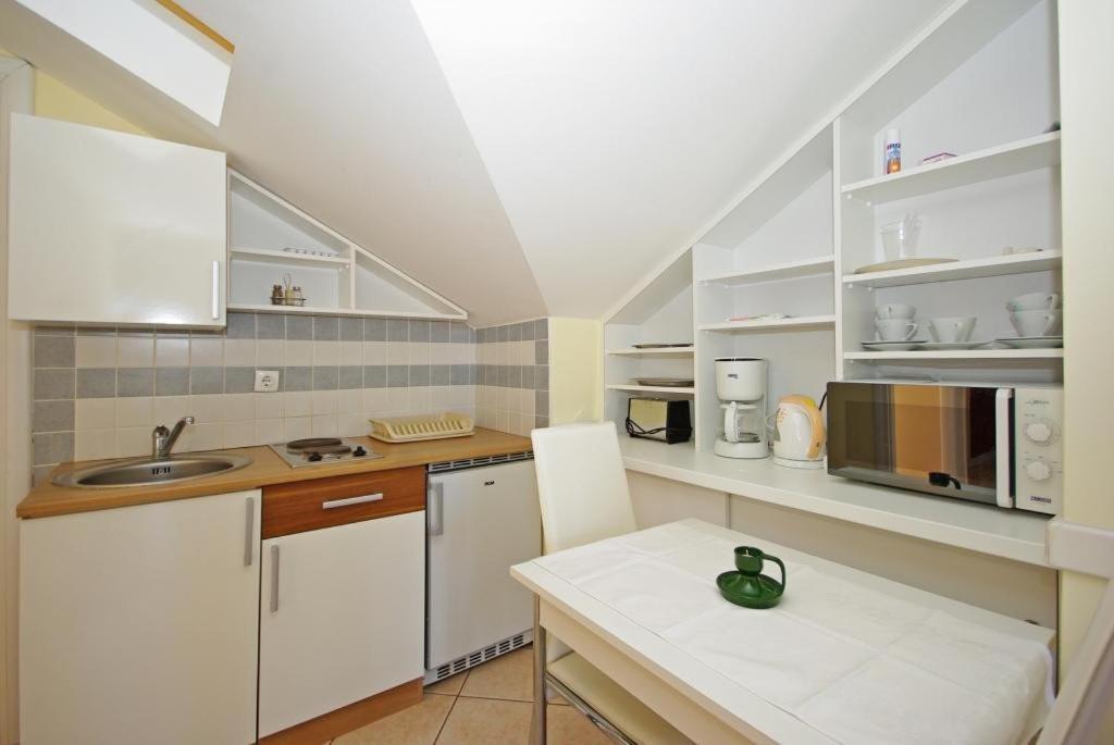 Apartments Villa Rose Sumartin Buitenkant foto