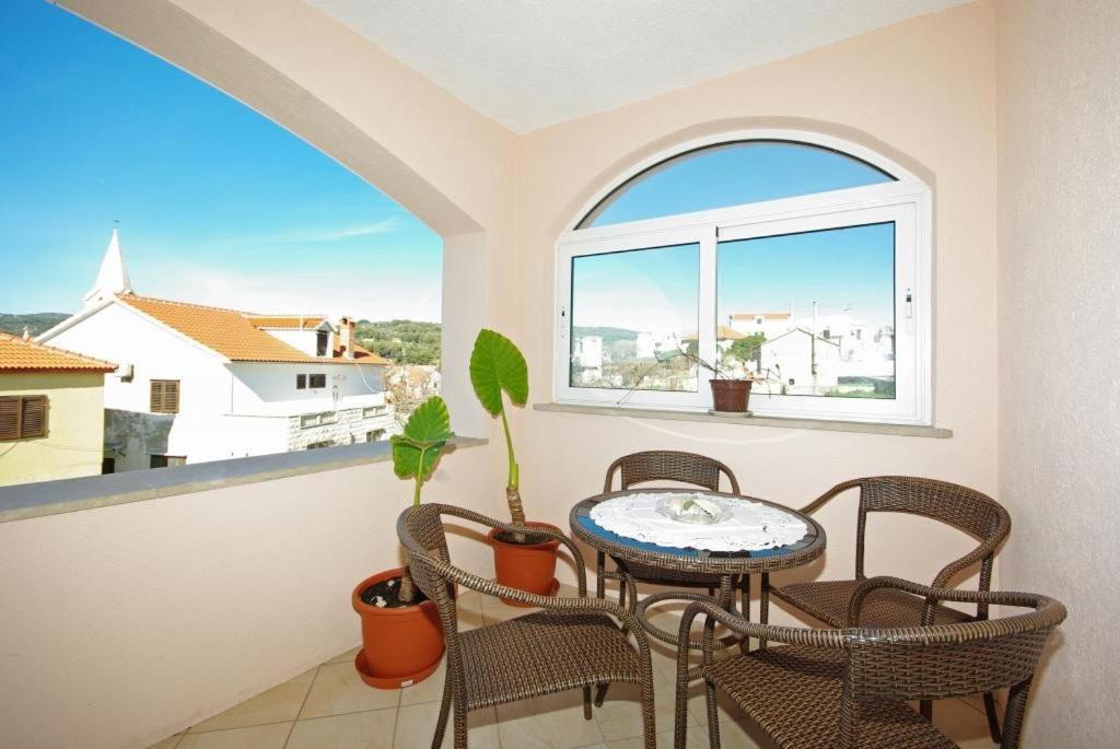 Apartments Villa Rose Sumartin Buitenkant foto