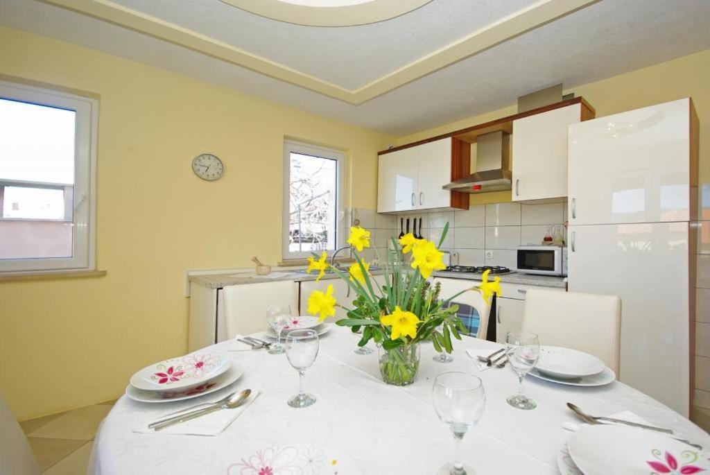 Apartments Villa Rose Sumartin Buitenkant foto