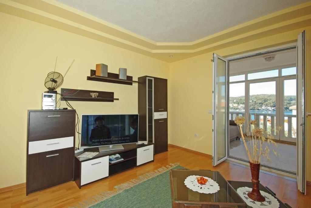 Apartments Villa Rose Sumartin Buitenkant foto
