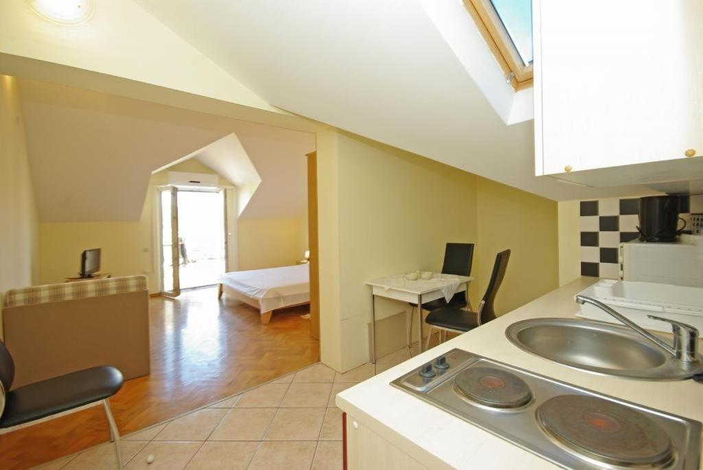 Apartments Villa Rose Sumartin Buitenkant foto