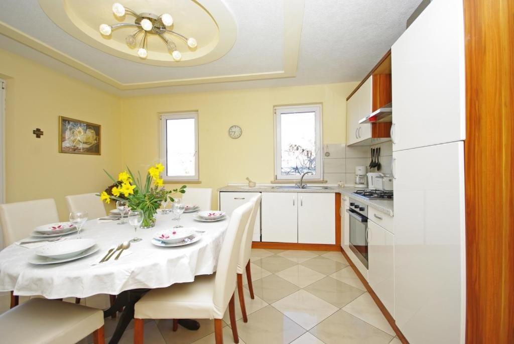 Apartments Villa Rose Sumartin Buitenkant foto