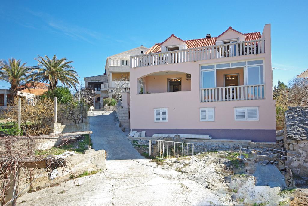 Apartments Villa Rose Sumartin Buitenkant foto